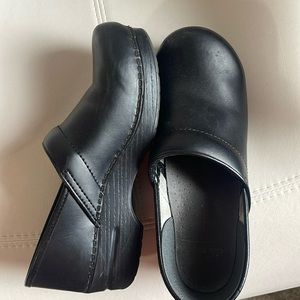Leather women’s dansko Clogs